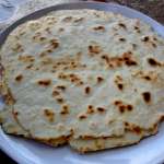 Tortillas de harina y frijoles refrito 9