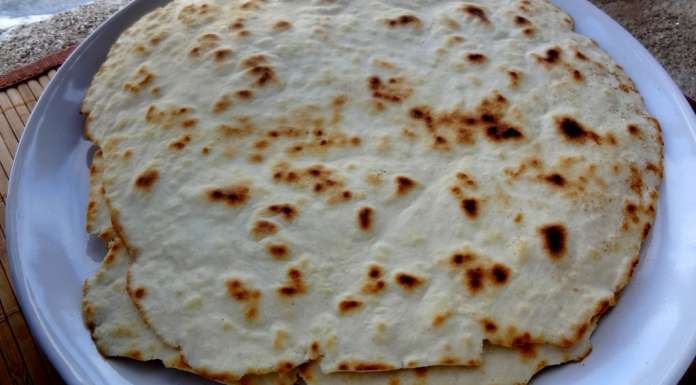Tortillas de harina y frijoles refrito 9