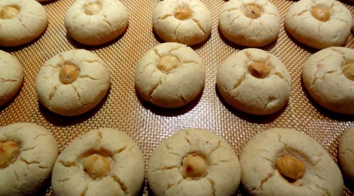 Biscuits de Noël vegan aux noisettes 6