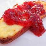 tartines-chaudes-au-fromage-frais-et-confiture