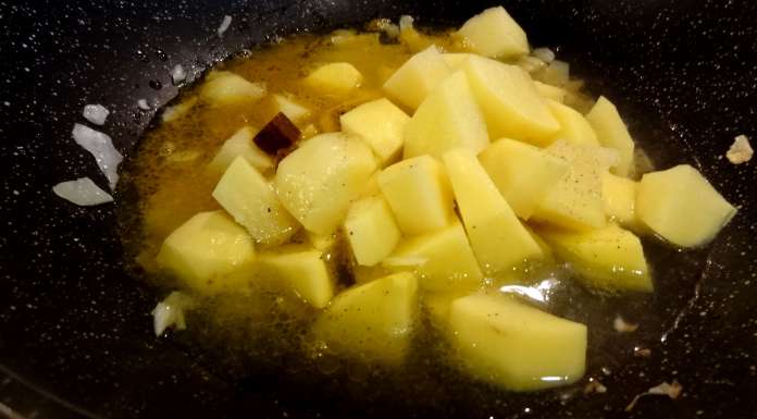 pommes-de-terre-et-oignon-au-curry-6