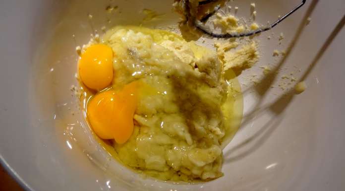 pain-de-bananes-aux-pruneaux-et-cacahuetes-5