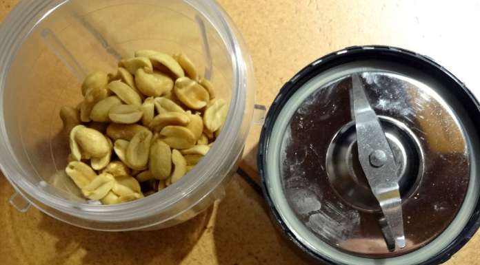 pain-de-bananes-aux-pruneaux-et-cacahuetes-9