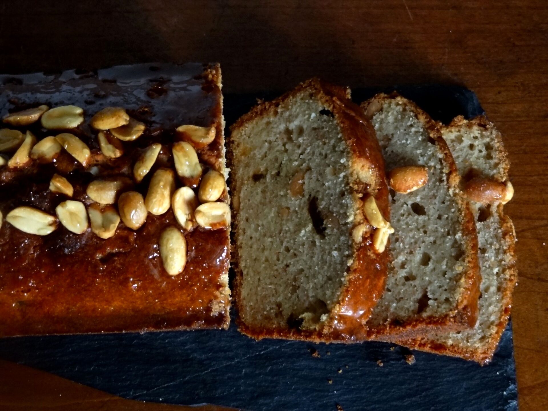recettes camerounaises pain de banane aux pruneaux et cacahuètes