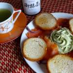 Toasts au saumon fumé chantilly miel et matcha 8