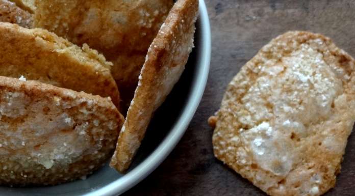 Biscuits fins glacés à la fleur d'oranger