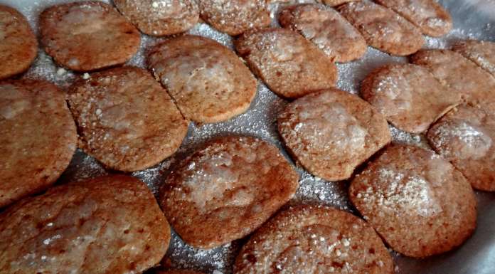 Biscuits fins glacés à la fleur d'oranger