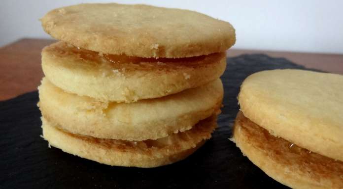biscuits fourrés à l'ananas