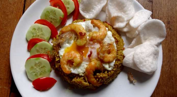 riz frit aux crevettes