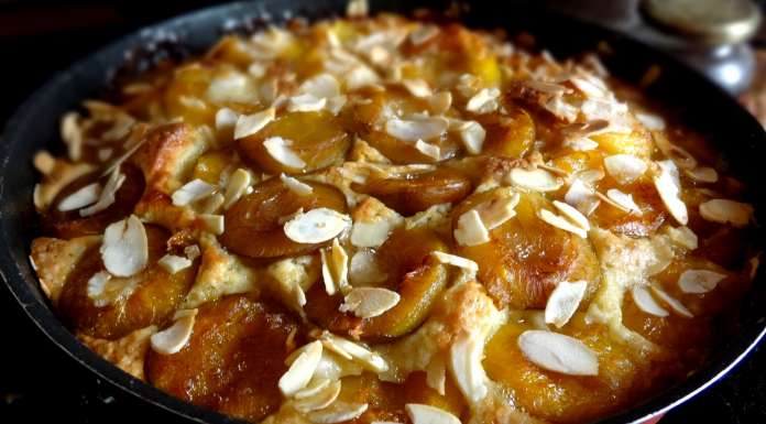 gâteau aux reines-claudes et amandes