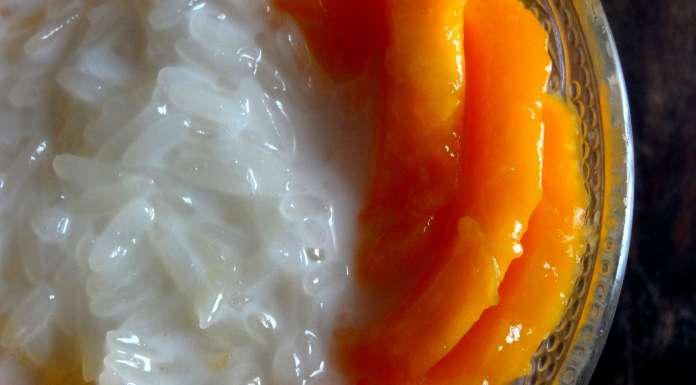 riz gluant à la mangue et lait de coco