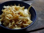 Chou sauté au panch phoron (Bangladesh)