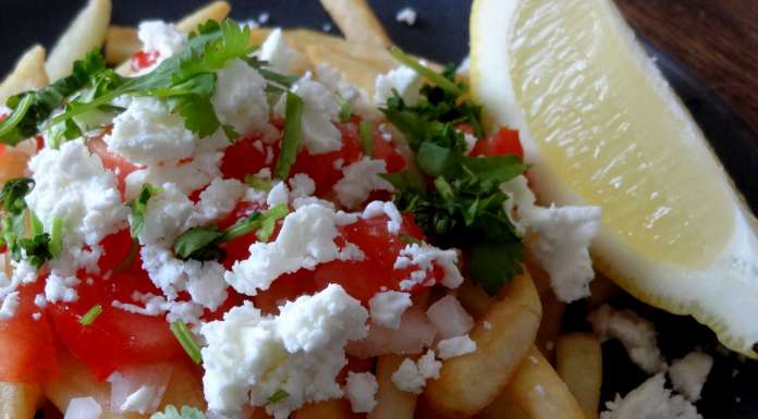 Frites à la feta tomate et citron