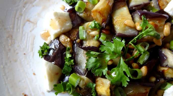 salade d'aubergine aux pignons et mozzarella
