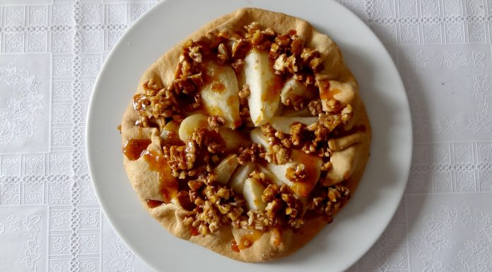 tarte rustique poires et noix au caramel