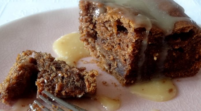 Gâteau aux dattes et caramel
