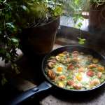 Curry de crevettes et oeufs aux courgettes et orties 0