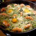 Curry de crevettes et oeufs aux courgettes et orties 9