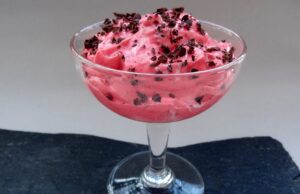 Yaourt stracciatella à la rose – Octobre rose