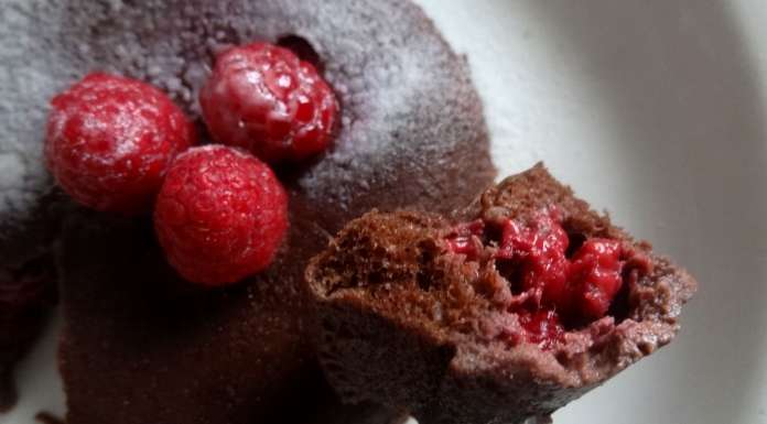 Mugcake keto chocolat framboises détail