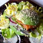 Burger d&rsquo;avocat au saumon fumé 0