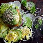 Burger d&rsquo;avocat au saumon fumé