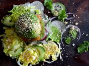Burger d’avocat au saumon fumé