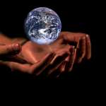 le monde dans les mains