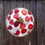Chantilly à la grenadine et fraises 0