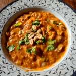 sopa de pescado con cacahuete