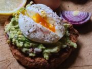 Tartine cétogène à l’avocat