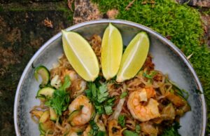 Nouilles céto aux poulet crevettes et légumes