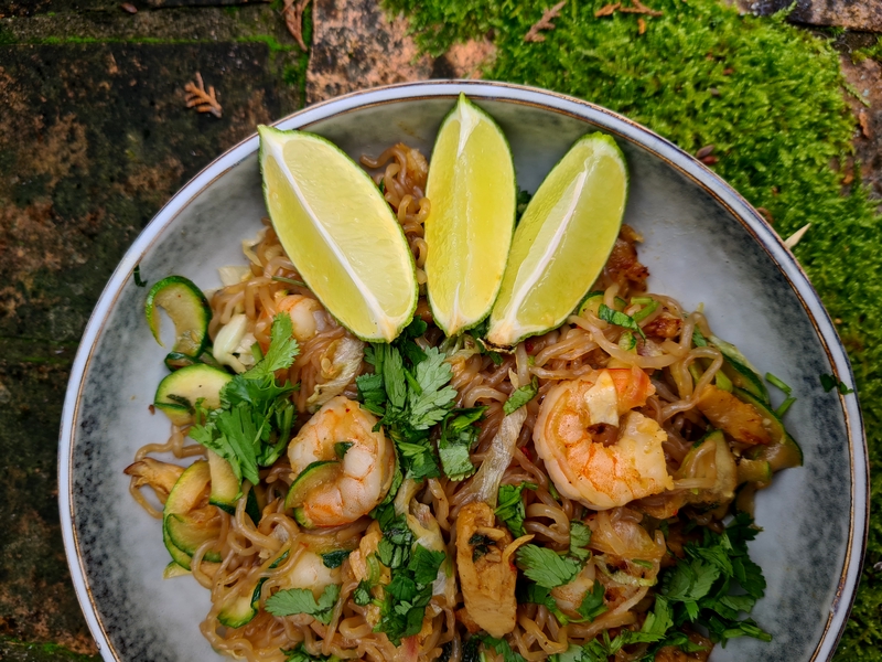Recettes samoanes Nouilles aux poulet crevettes et légumes