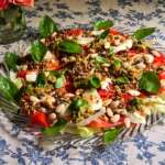 Salade aux graines sauce avocat