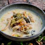 Soupe de poule, chou et carotte
