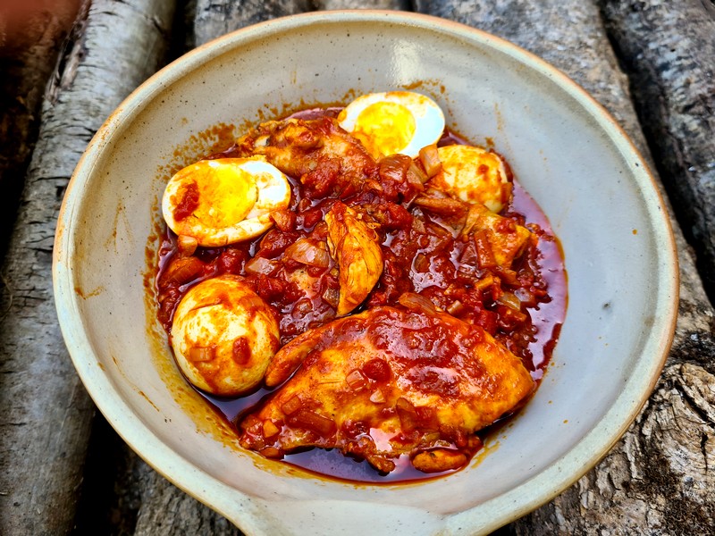 Recettes éthiopiennes Doro wat mijoté de poulet et oeufs