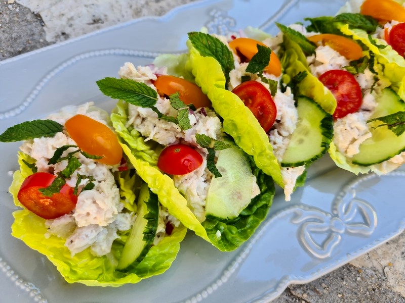 recettes guamiennes Mannok kelaguen Poulet haché à la noix de coco