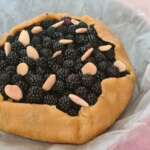 Tarte rustique aux mûres sans sucre0011