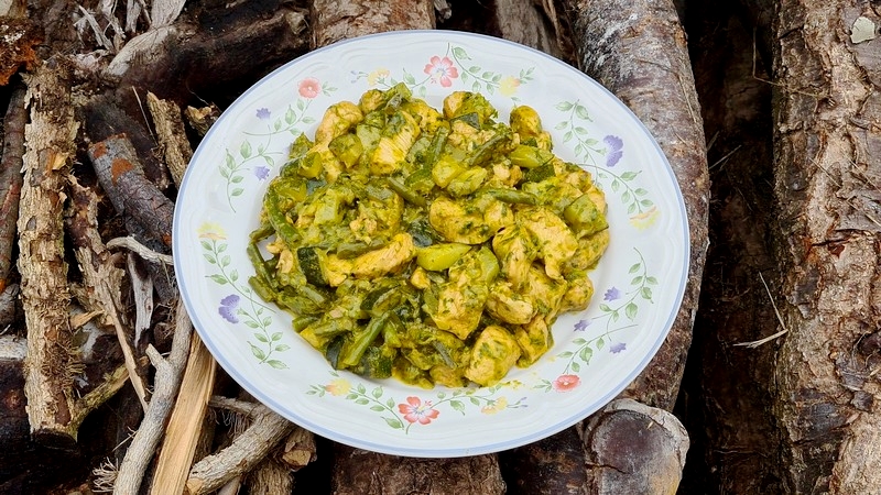Poulet aux légumes et crème de persil ouzbek